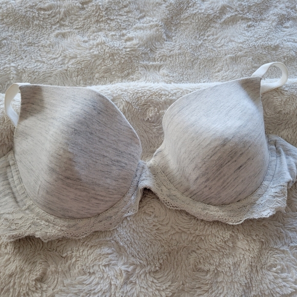 Bra - Picture 1 of 3